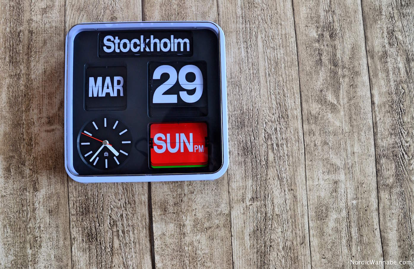 FLAP Uhr von habitat