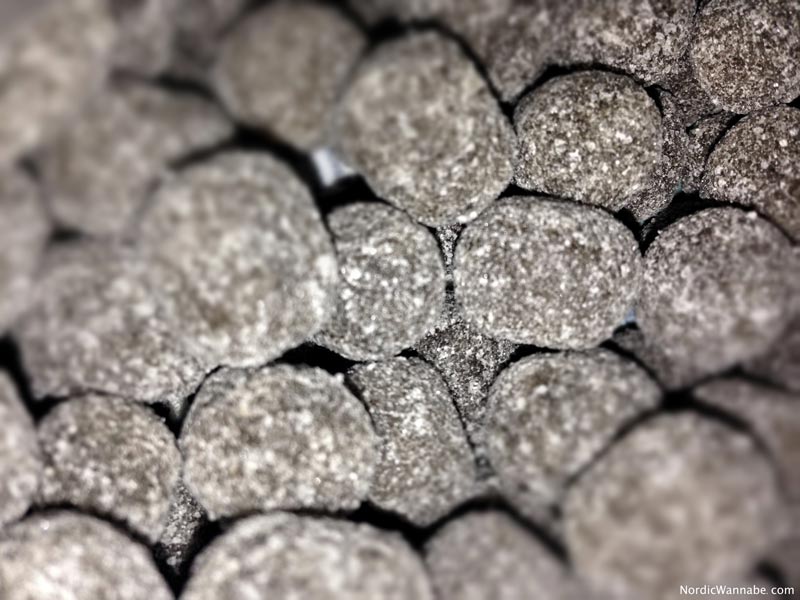 Lakritz aus Dänemark, Haribo Saltbomber, salzig, Kugel, Blog, Skandinavien, Lakritz
