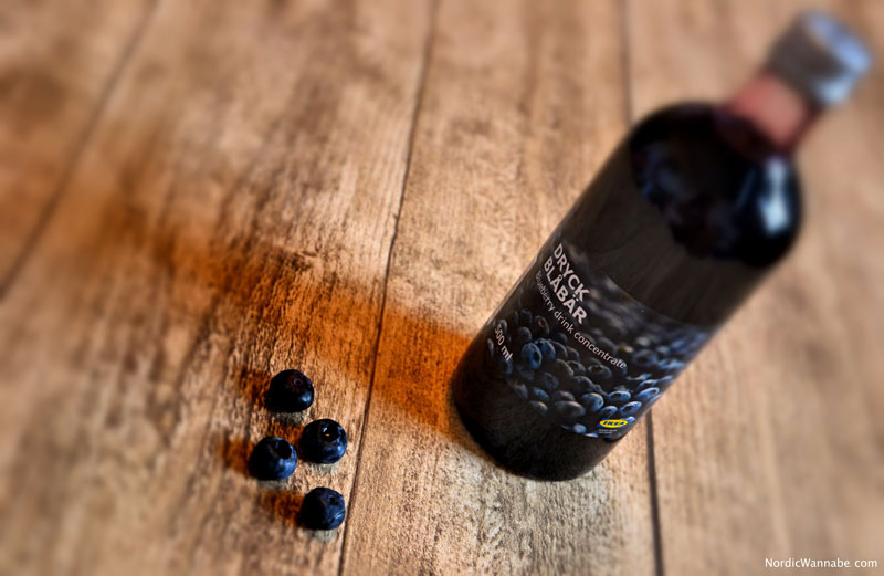 Blueberry Blaubeer Smoothie Frozen mit Sirup von IKEA DRYCK Blåbär und Eis www.NordicWannabe.com