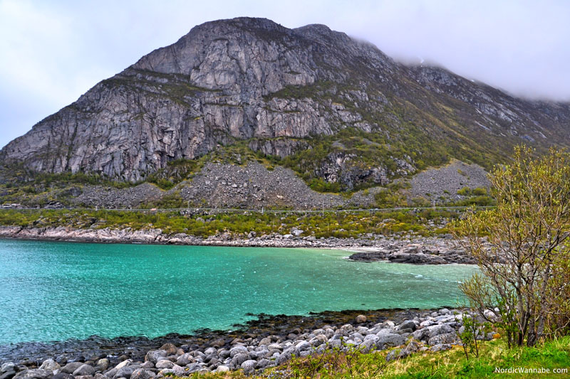 Lofoten, Inselgruppe Norwegen, weißer Strand, rote Holz-Häuser, Stockfisch, Natur, Wandern, Angeln, Hennigsvær, Leknes, Reine, Svolvær, Urlaub, Reise, Kreuzfahrt, Skandinavien, Costa