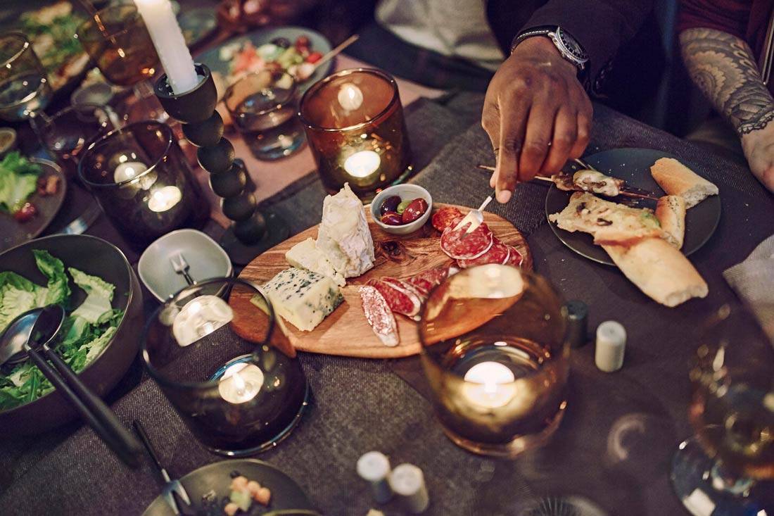 Sittning, neue Kollektion, IKEA, Möbel, Accessoires, Interieur , Interior, Inneneinrichtung, Wohnen Schöner, Esstisch, Essen, Trinken, Living, Schweden, Skandinavien, Blog, Glas, Geschirr, Holz, limitiert, Scandic