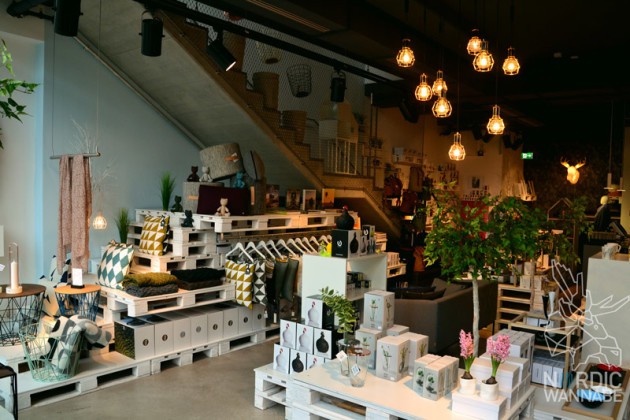 Design House Stockholm, Frankfurt, Skandinavisch Einrichten, Wohnen, schwedisch, Lampen, leuchten, Wohnaccessoires, M&ouml;bel, Scandi Style., Design, Norwegen, Schweden, Finnland, D&auml;nemark, Skandinavien, Blog, Interieur, Interior, K&auml;hler, Kay Bojesen, Normann Copenhagen, madebyarchitecture, northern light, hoptimist, applicata, Sandqvist,