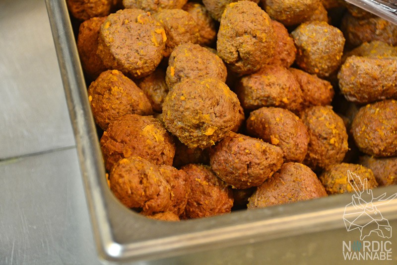 Hering, Lachs, Kartoffeln, Dill, Erdbeere, Kötbullar, Mittsommer, Midsummer, Midsommar, Schweden; Sweden, Vänersborg, Hotell Hehrne, Blog, Skandinavien, Fest, typisch schwedisch