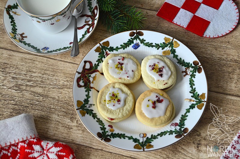 Dänische Beerenschnitten, Royal Copenhagen, Royal Kopenhagen, Weihnachtsgeschirr, Porzellan, Weihnachtsmuster, Dänemark, Living, Tischkultur, Lothar John, Hannover, Skandinavien, dänisches Design, Wo finde ich, Dänisches Geschirr, Tasse, Teller