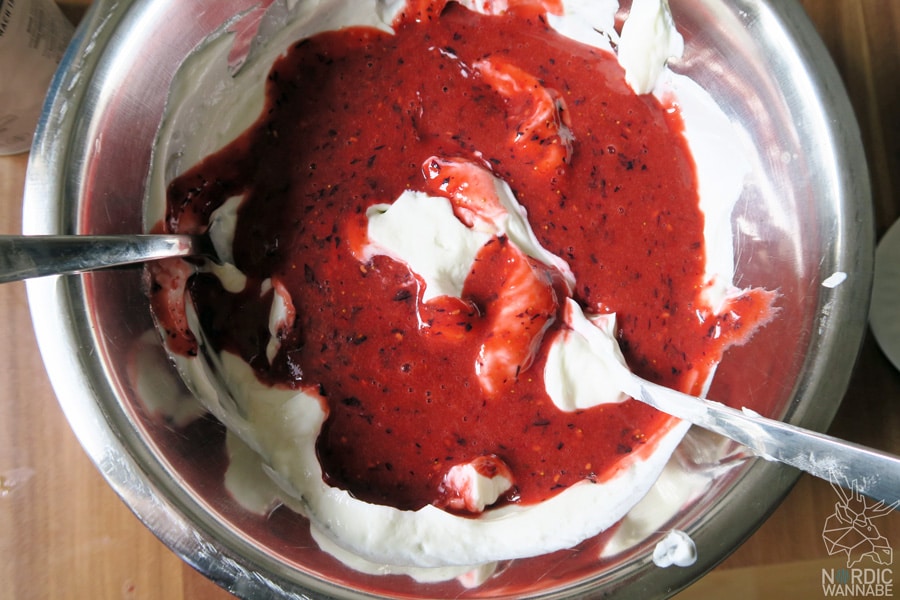 Skyr-Eis, Skyr, Eis, Homemade, gesund, vegetarisch, Magerquark, Island, Skandinavien, Blog, hygge, Arla, Blaubeeren, Erdbeeren, Himbeeren, Depot, Hygge-Eis, lecker, einfach,