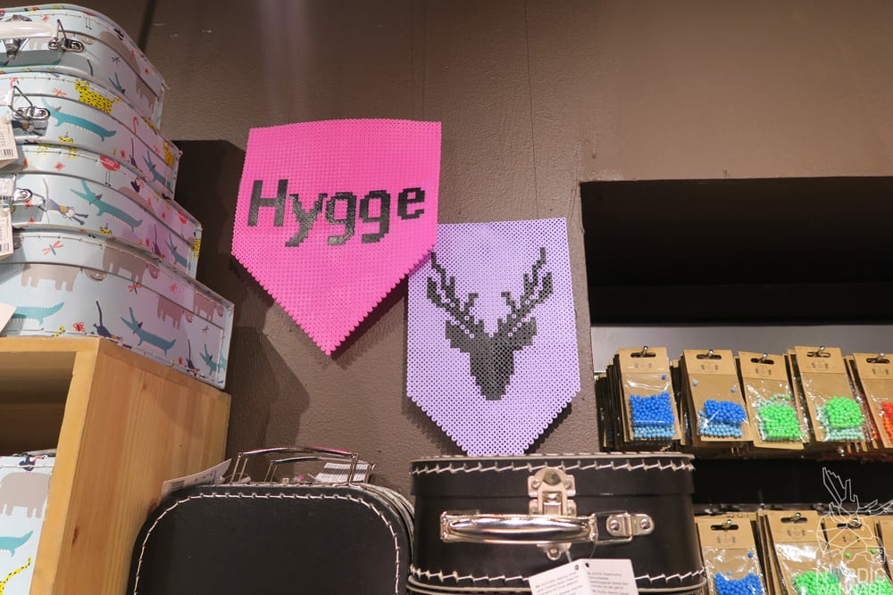 Reise, Urlaub, Erfahrungen, Aarhus, Århus, Visitaarhus, CABINN, Kähler, Royal Copenhagen, La Cabra, Shopping, Einkaufen, Hotel, Übernachten, Reisetipps, Reisebericht, Streetfood Market, Hygge, Bolia, Plastik Boy, Regenbogen, Regnbogengang, Aros, Den Gamle By, Krake, Botanischer Garten, Dok1, Dome of Visions, Bruins Galleri, Sinnerup,