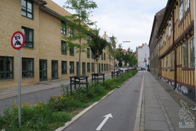 Reise, Urlaub, Erfahrungen, Aarhus, &Aring;rhus, Visitaarhus, CABINN, K&auml;hler, Royal Copenhagen, La Cabra, Shopping, Einkaufen, Hotel, &Uuml;bernachten, Reisetipps, Reisebericht, Streetfood Market, Hygge, Bolia, Plastik Boy, Regenbogen, Regnbogengang, Aros, Den Gamle By, Krake, Botanischer Garten, Dok1, Dome of Visions, Bruins Galleri, Sinnerup,