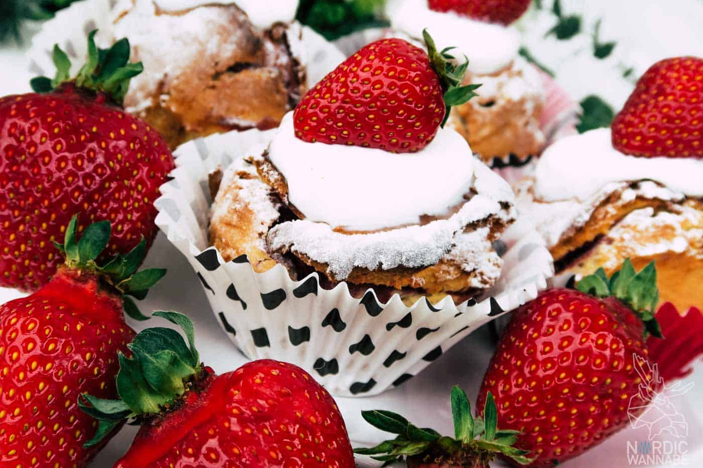 MIttsommerfest, Mittsommer Rezept, Mittsommer-Rezept, Erdbeermuffins, Schweden, Skyr Muffins, Midsommar