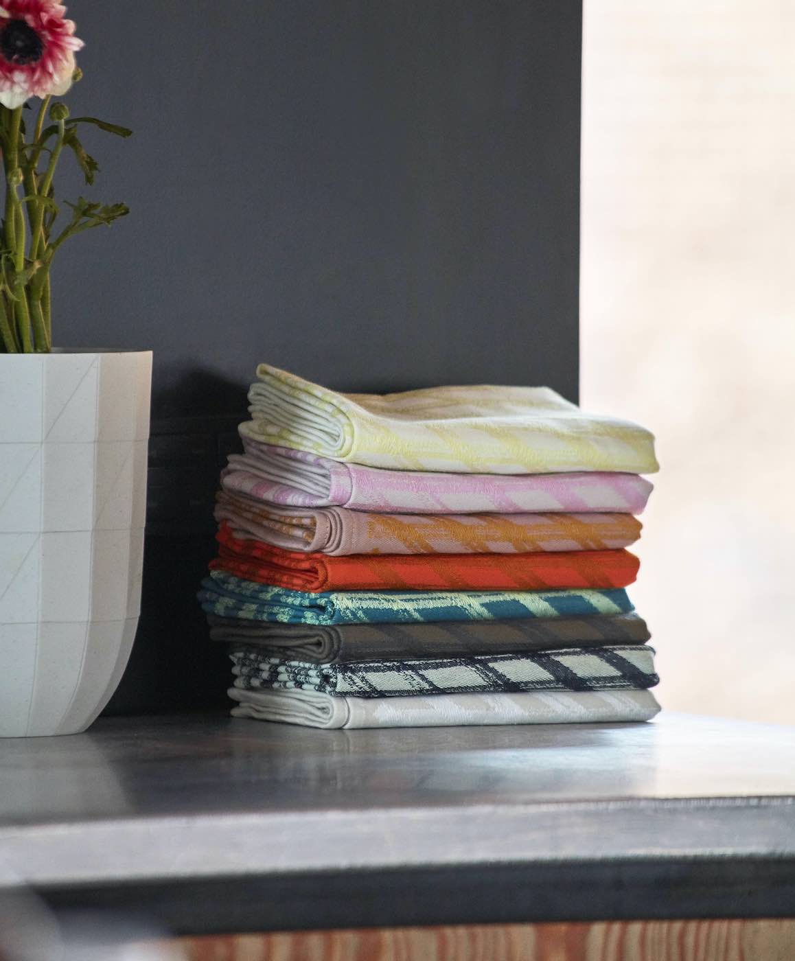 HAY Neuheiten 2020, HAY, Hocker, Vasen, Duftlampen, Kerzenhalter, Skulpturen, Servietten, Glasstrohhalme, Geschirrhandtuch